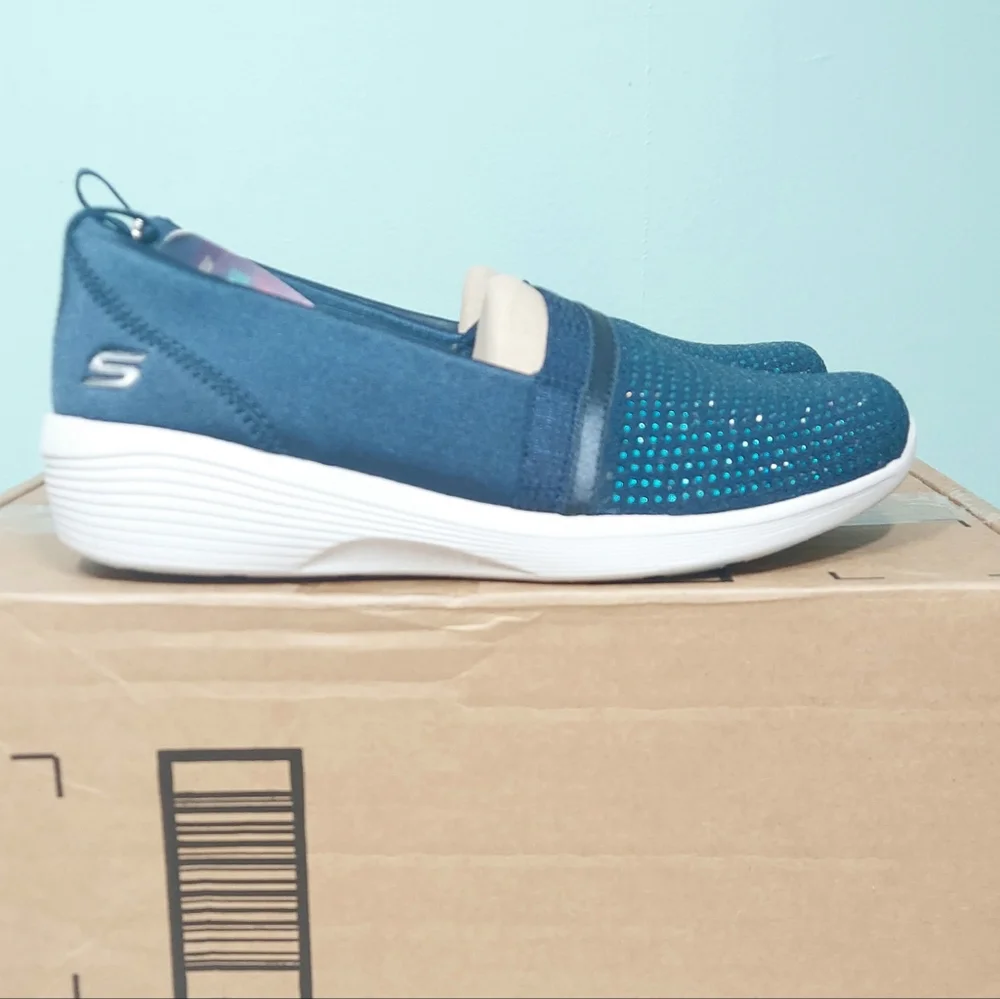 Skechers On The Go Navy Slip-On Memory Foam Women's Walking Shoe Size 5.5 NWT - Picture 9 of 10